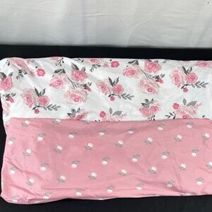 Charming Floral Pink and White mini crib sheets